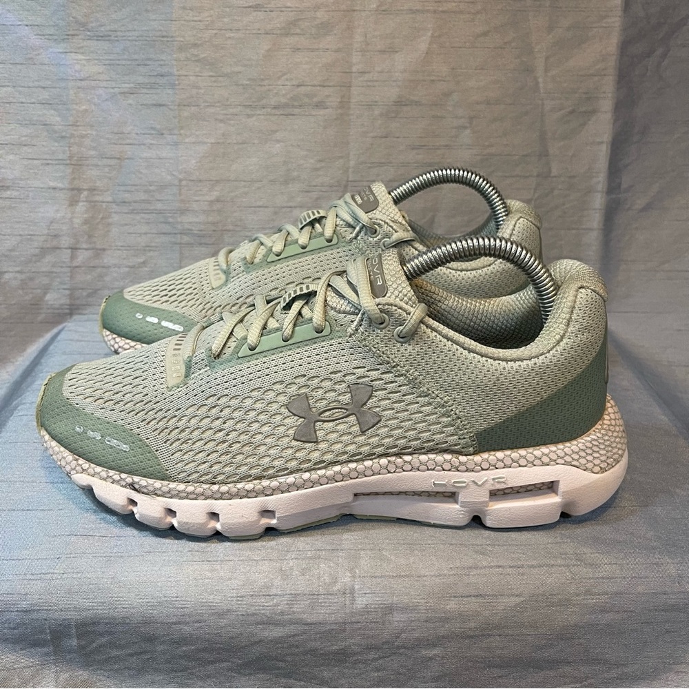 Women's Under Armour HOVR Infinite Green Running Shoes Size 9 3021396-300